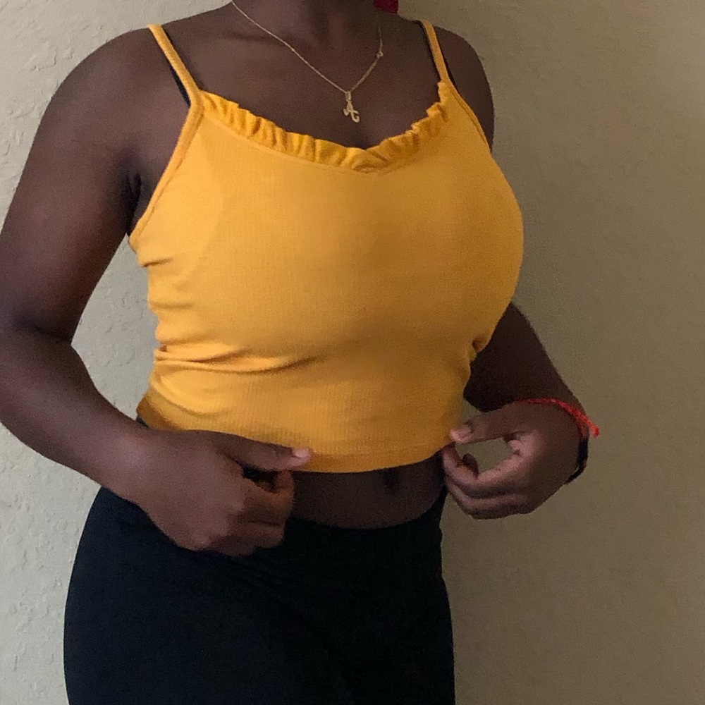 Yellow tank top 💛